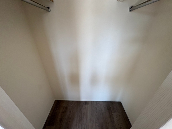 収納　同物件別部屋のお写真になります。左右対称のお部屋の写真の場合