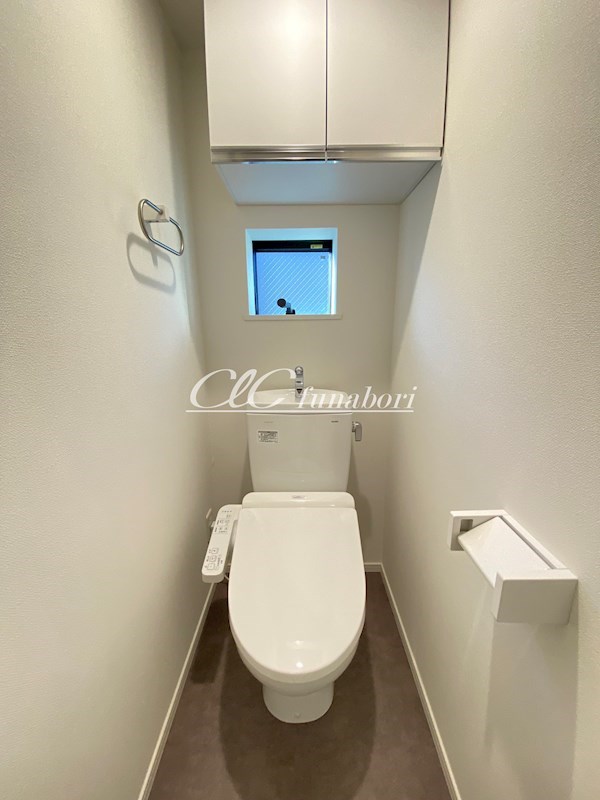 都営新宿線 船堀駅 徒歩5分 3階建 築7年のトイレ写真
