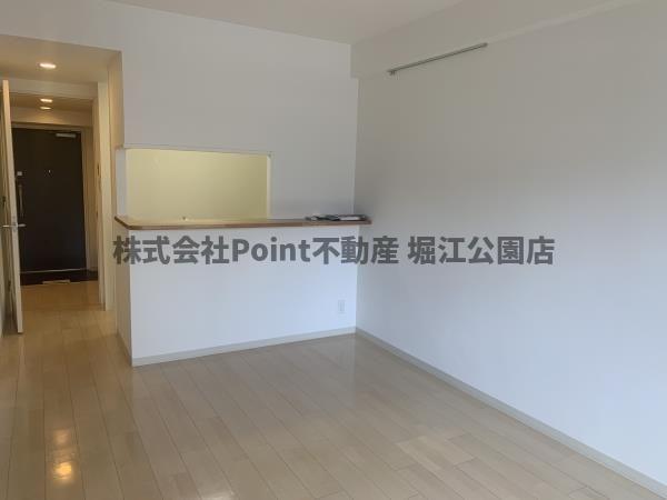 地下鉄長堀鶴見緑地線 ドーム前千代崎駅 徒歩5分 8階建 築16年の居間写真