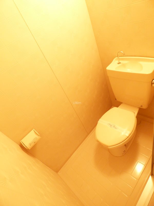 トイレ　別部屋のお写真です。ご参考までに！