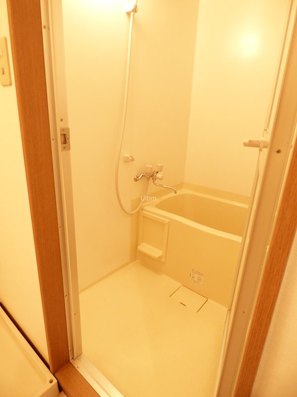 バス・シャワールーム　別部屋のお写真です。ご参考までに！