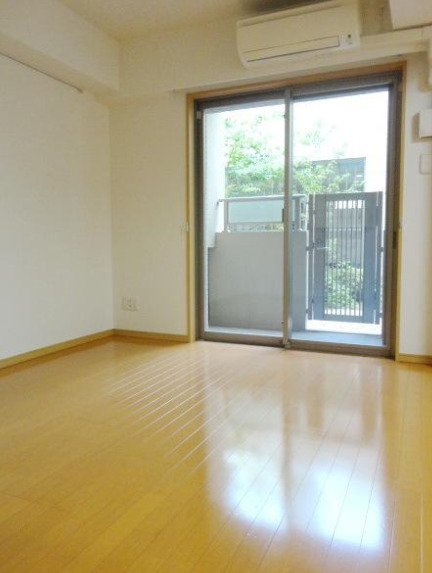 居室・リビング　別部屋の画像を使用しております。