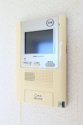 セキュリティ　★モニター付きインターホンで来客時も安心★