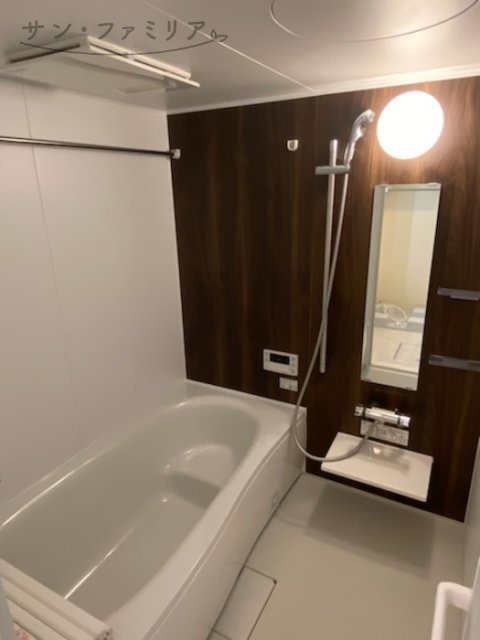 バス・シャワールーム　同一物件別部屋写真