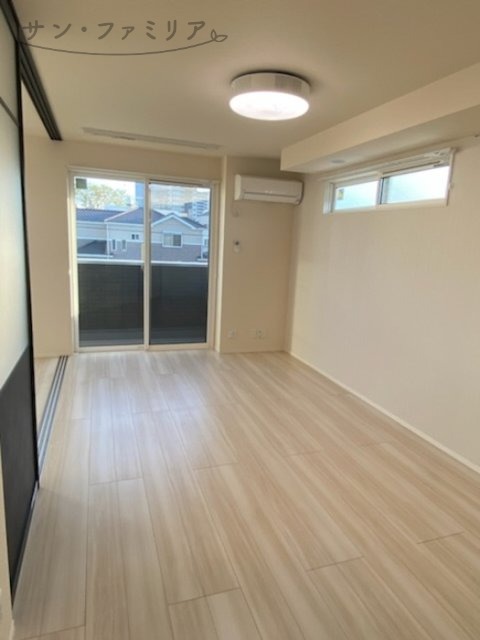 居室・リビング　同一物件別部屋写真