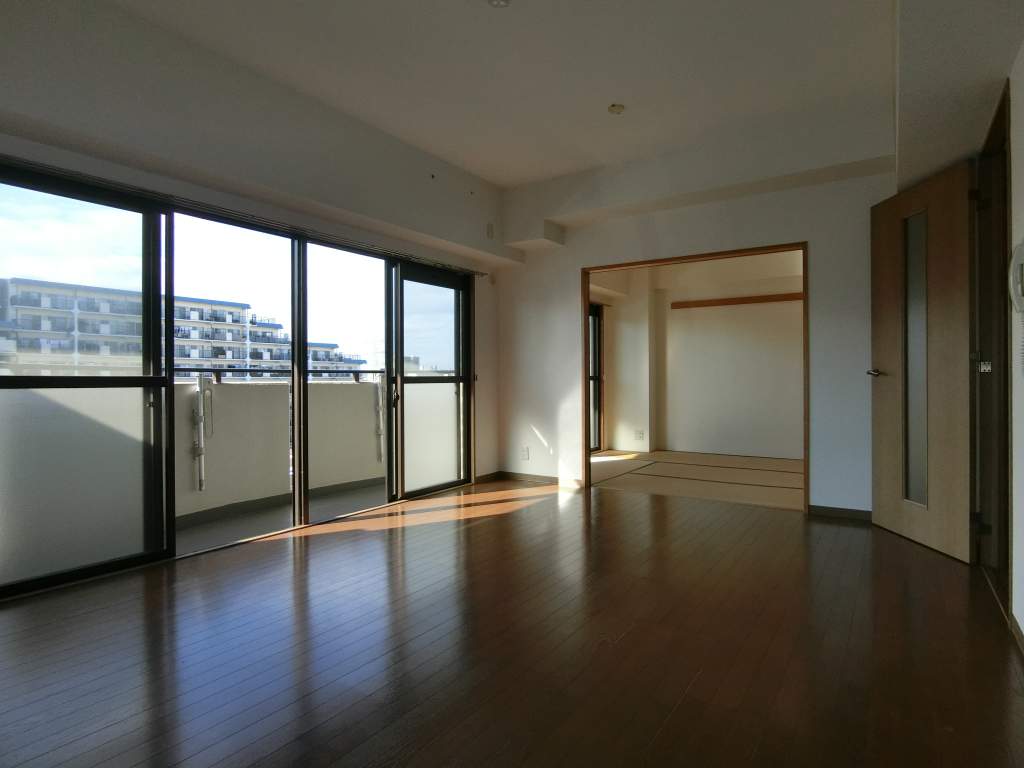 居室・リビング　前面棟なく日当り良好なリビング　写真は同仕様別部屋参考