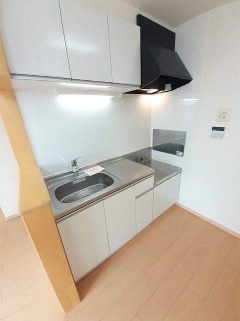 ＪＲ東北本線 岩切駅 2階建 築14年のキッチン写真