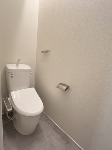 トイレ　※同物件・同タイプの写真です。