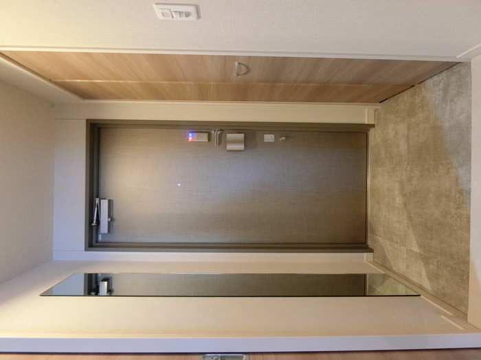 玄関　TMSノルド　玄関