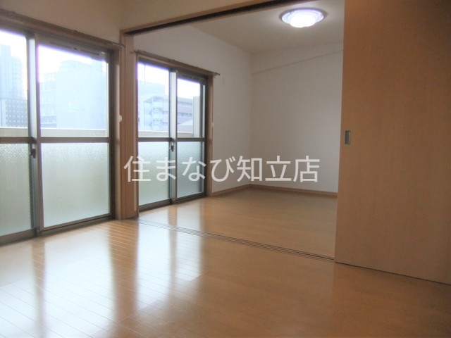 居室・リビング　同型別部屋写真