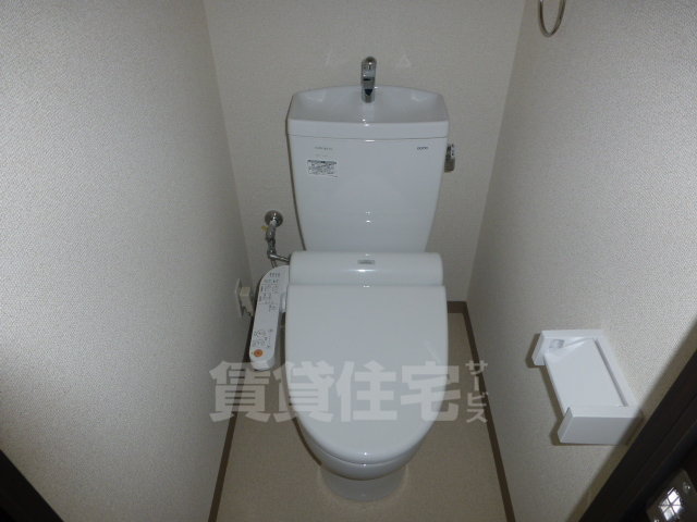 地下鉄御堂筋線 なかもず駅 徒歩7分 3階建 築14年のトイレ写真