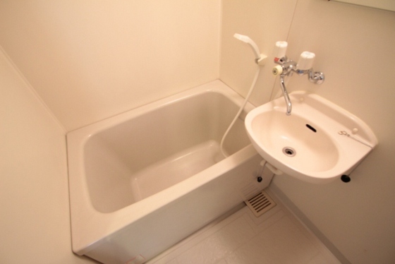 バス・シャワールーム　※別号室の写真です