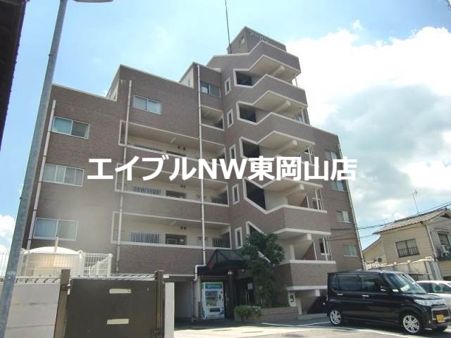 リアライズ円山の建物外観