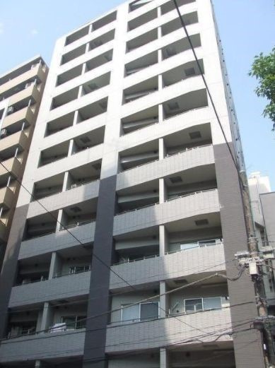 千代田区神田多町のマンションの建物外観