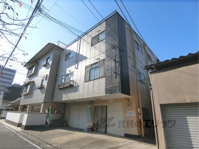 京都市下京区新日吉町のマンションの建物外観