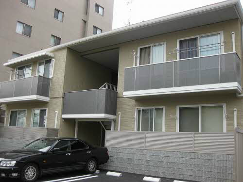 広島市中区千田町のアパートの建物外観