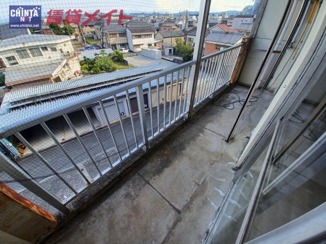 【松阪市挽木町のマンションのバルコニー】