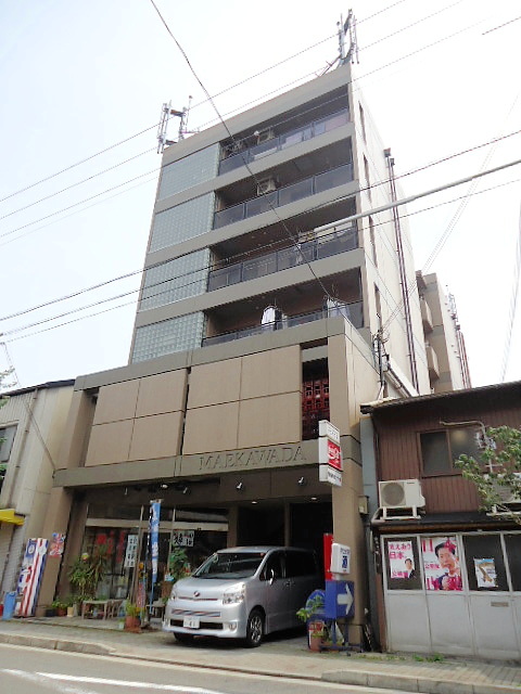 前川田ビルの建物外観