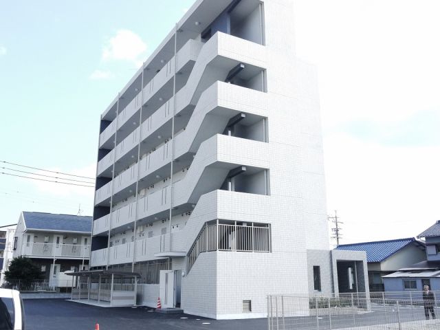 Ｅａｓｔ　Ｃｏｕｒｔ　Ｓａｋｕｒａｂａｓｈｉの建物外観