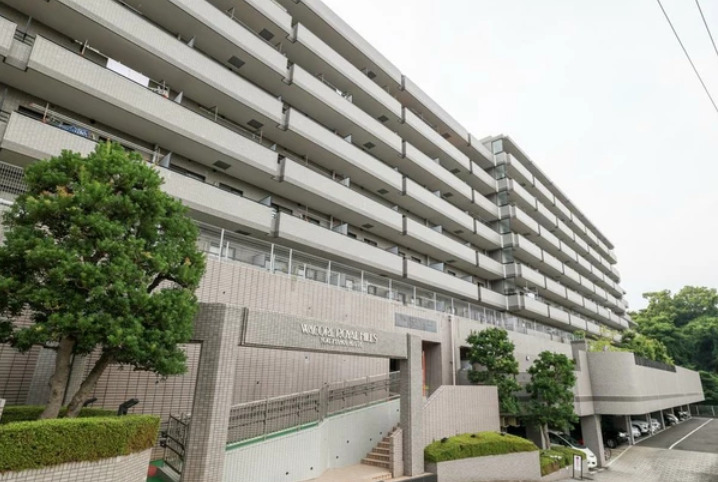 横浜市南区蒔田町のマンションの建物外観