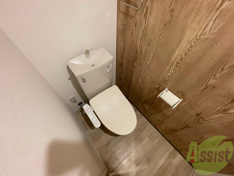 トイレ　シャワートイレになっているので快適です！