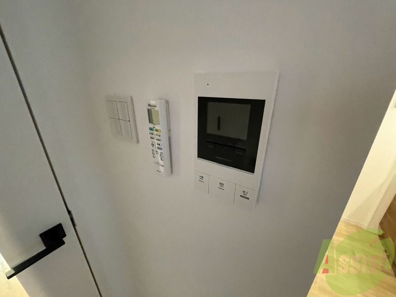 セキュリティ　モニタ付インターホンです。セキュリティ面も安心ですね！