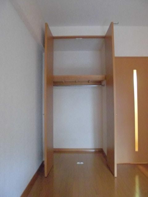 収納　ロングコートの収納もしやすいです☆