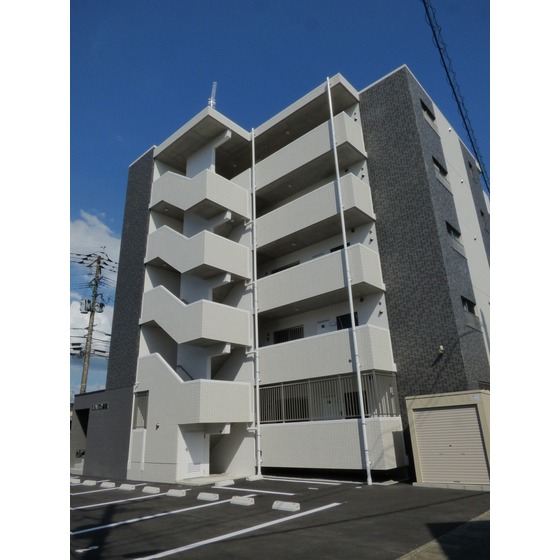 ＬＡＶＩＥ長嶺（ラヴィ　ナガミネ）の外観