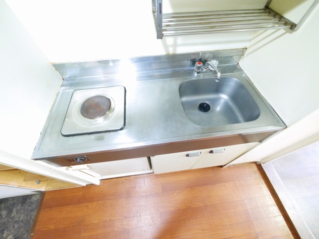 キッチン　コンパクトなキッチンで掃除もラクラク