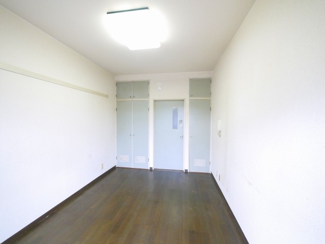 その他部屋・スペース　開放的な寝室です