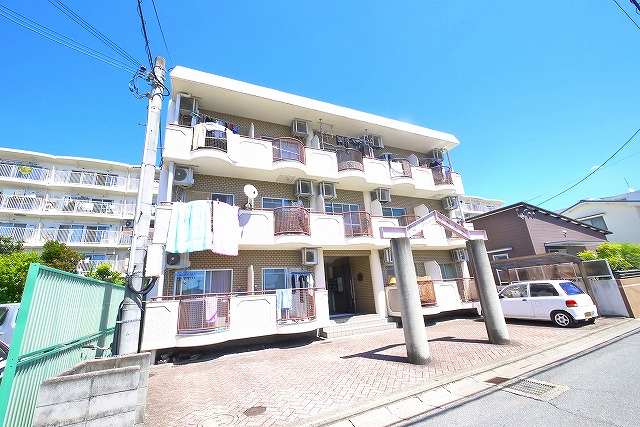 建物外観　落ち着いた雰囲気の外観です