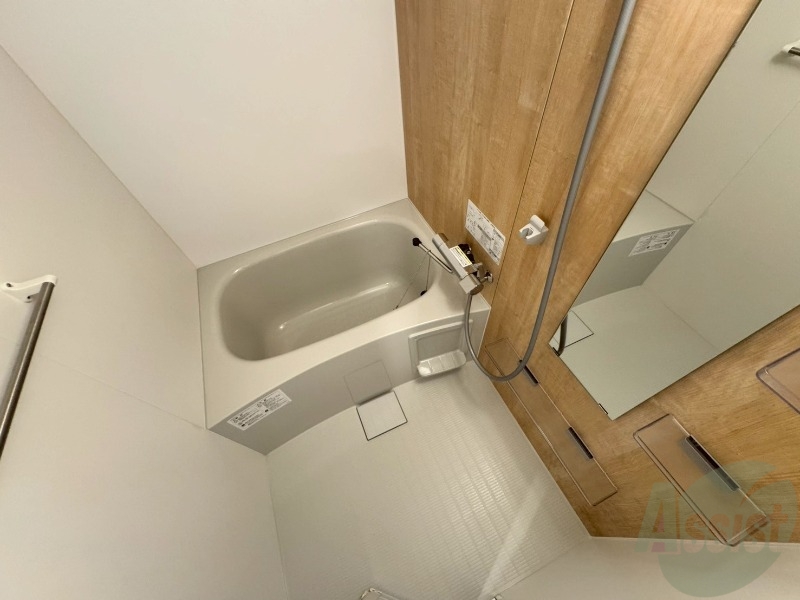 バス・シャワールーム　お風呂になります。一日の疲れを癒してくださいね。