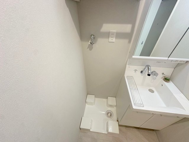 その他設備　嬉しい室内洗濯機置場。これで洗濯機も長持ちしますね。