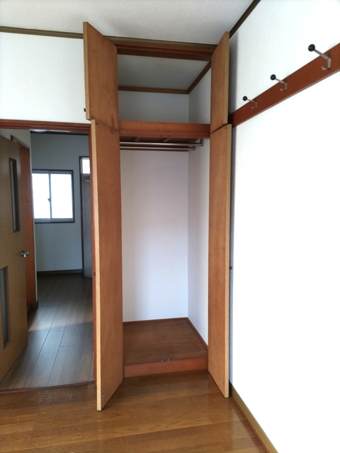 収納　クローゼット　ハンガーパイプ２連