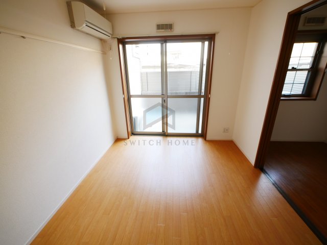 居室・リビング　ダイニングキッチンです