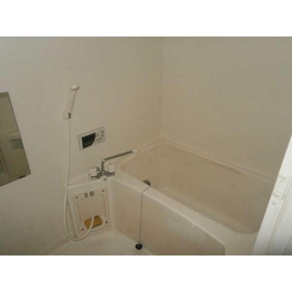 バス・シャワールーム　別部屋の同タイプの写真です