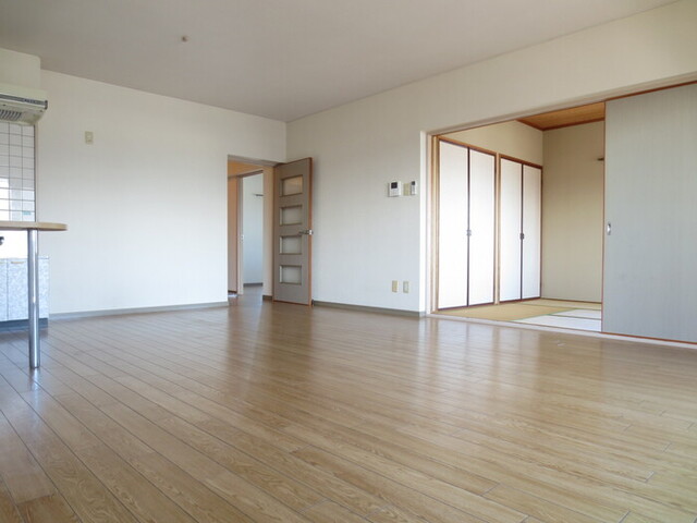 居室・リビング　３０１　ＬＤＫ