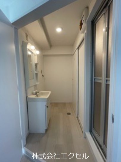 洗面設備　同建物の別部屋の写真です。