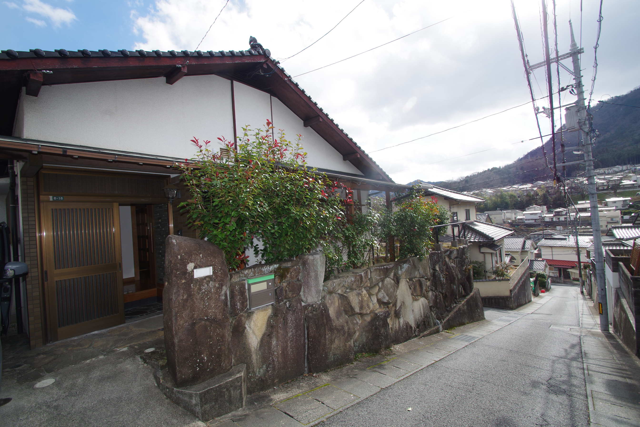 建物外観　日本家屋を感じる玄関です！