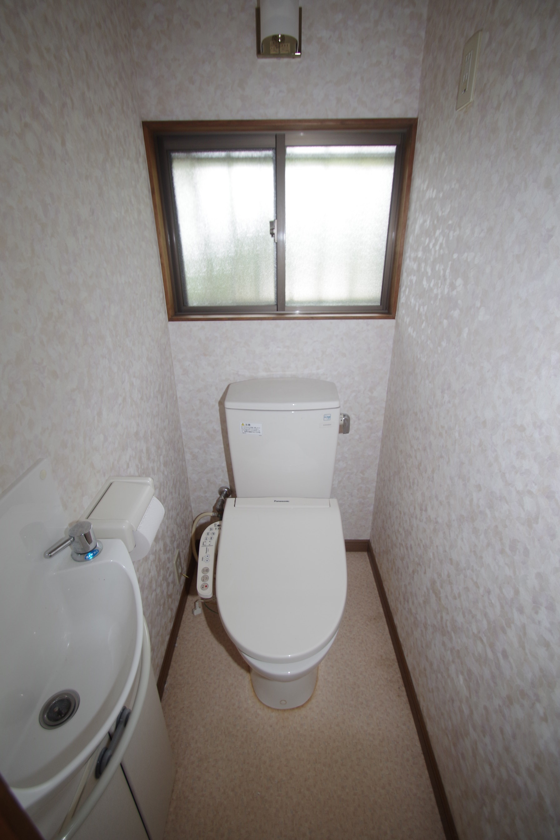 トイレ　洗面台付きのトイレで便利です♪