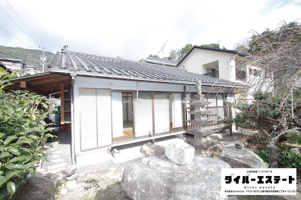 建物外観　本格和風の平屋住居