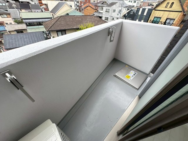 バルコニー　お洗濯にも便利なバルコニー付き