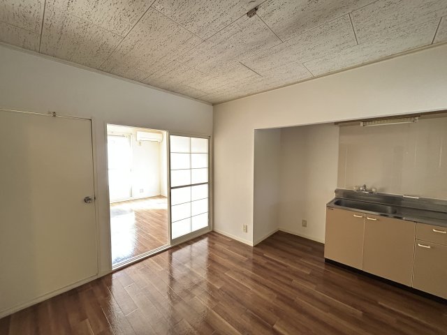 居室・リビング　※同物件別号室の写真になります