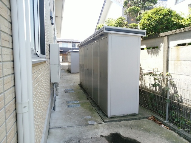 エントランス　物置