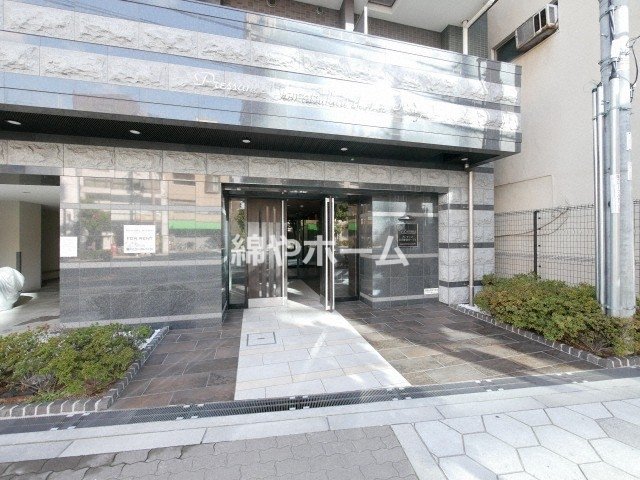 エントランス　清潔なエントランスです