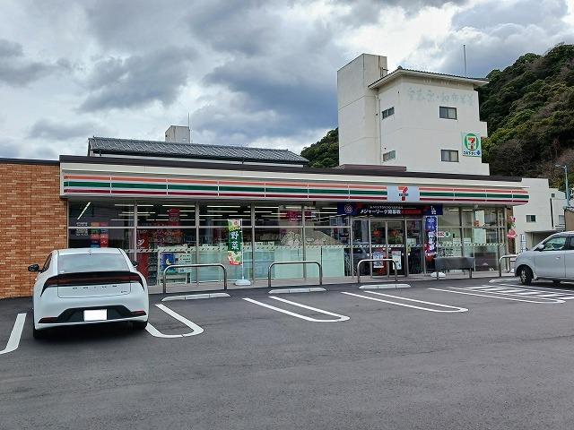 コンビニ　ファミリーマート 秋田町店（コンビニ）まで230m