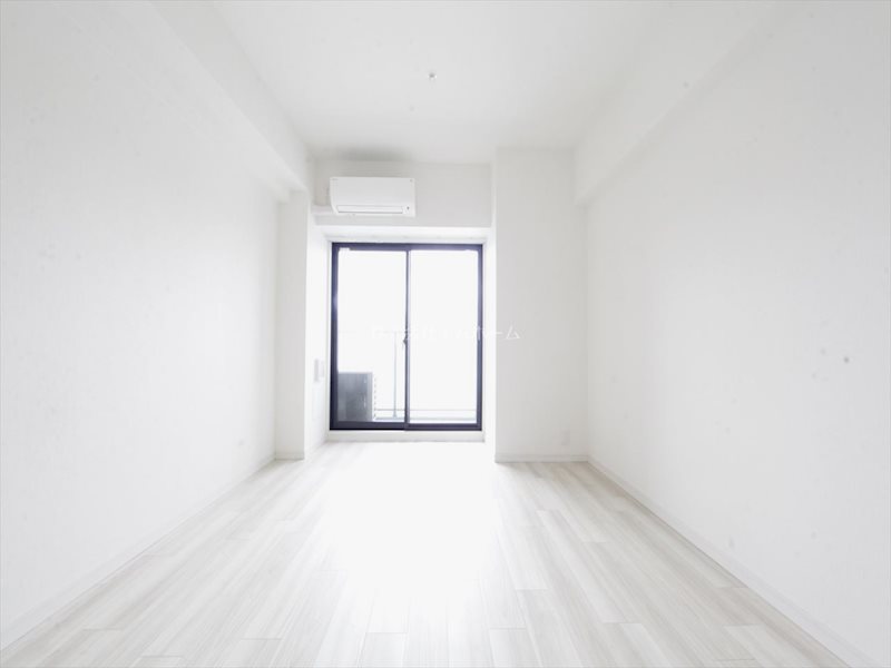 その他部屋・スペース　洋室8.6帖　エアコン完備　バルコニーに面しています