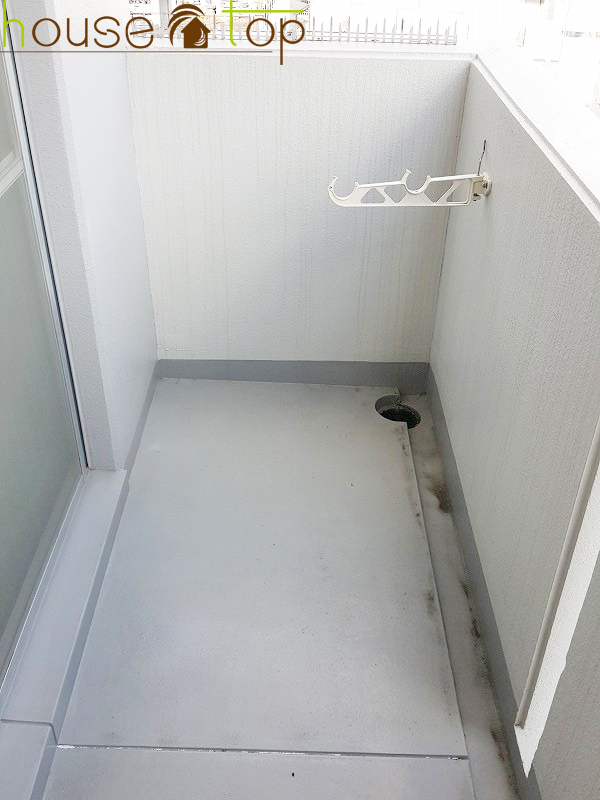 バルコニー　日当たりの良いバルコニー