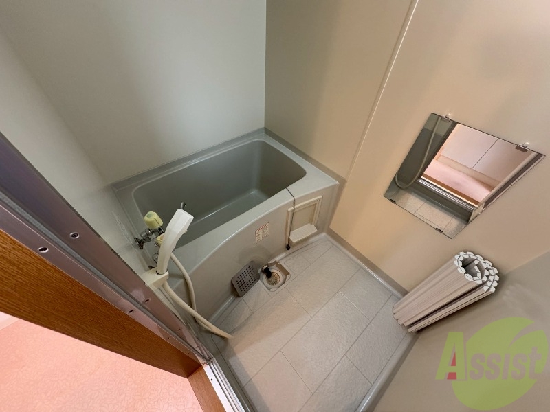 バス・シャワールーム　ユニットバスです。疲れを癒すのに欠かせませんね！