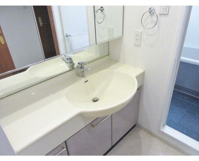 洗面設備　身支度に欠かせない独立洗面台♪